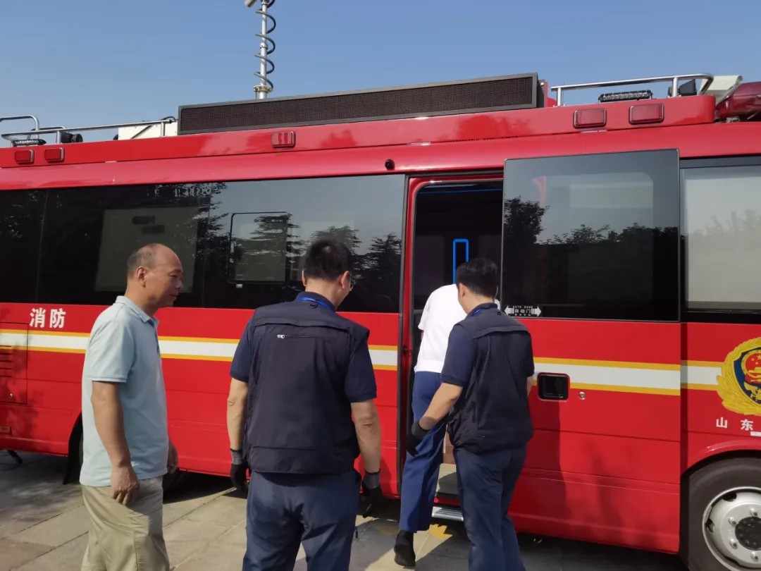 专业支撑专业，永利皇宫官网勘察消防车参演2024年度山东全省消防监督岗位演练活动！