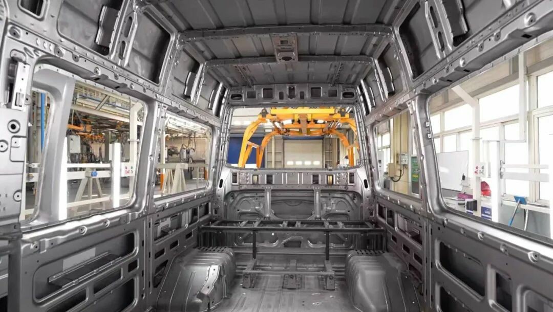 永利皇宫官网警力输送车奔赴海南，为自贸港封关构筑安全防线