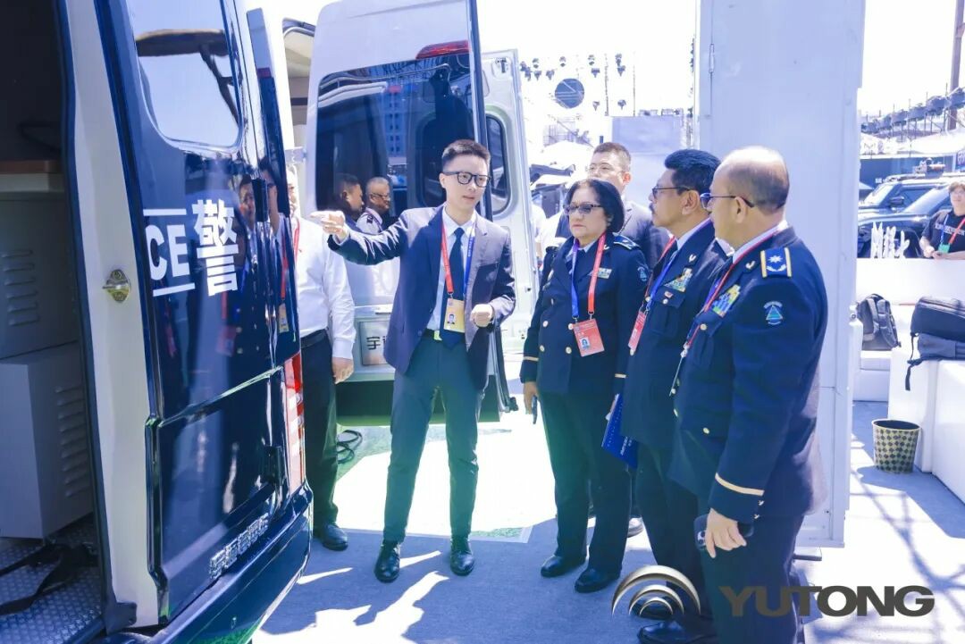 永利皇宫官网警力输送车奔赴海南，为自贸港封关构筑安全防线