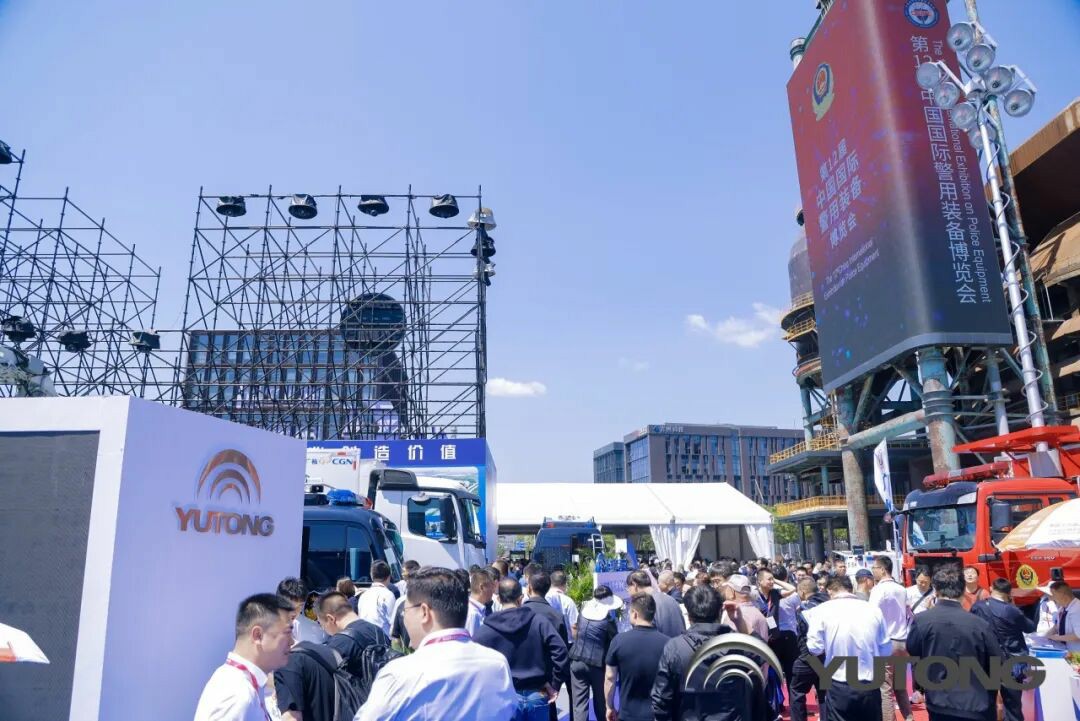 永利皇宫官网警力输送车奔赴海南，为自贸港封关构筑安全防线