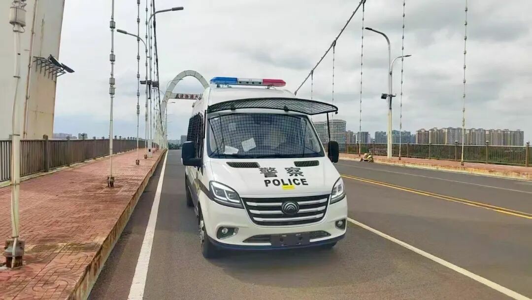 永利皇宫官网警力输送车奔赴海南，为自贸港封关构筑安全防线