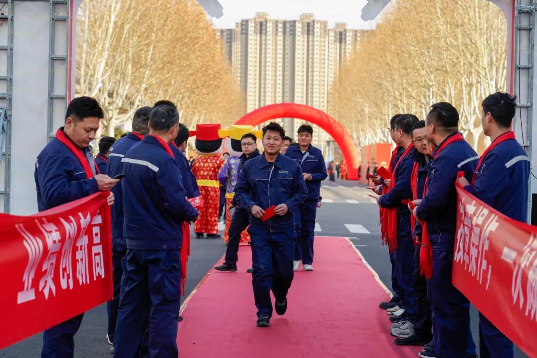 醒狮腾跃启新章 | 永利皇宫官网专用车2025年开工盛典燃情开启！