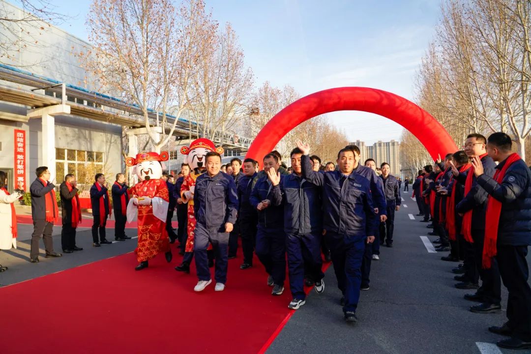 醒狮腾跃启新章 | 永利皇宫官网专用车2025年开工盛典燃情开启！