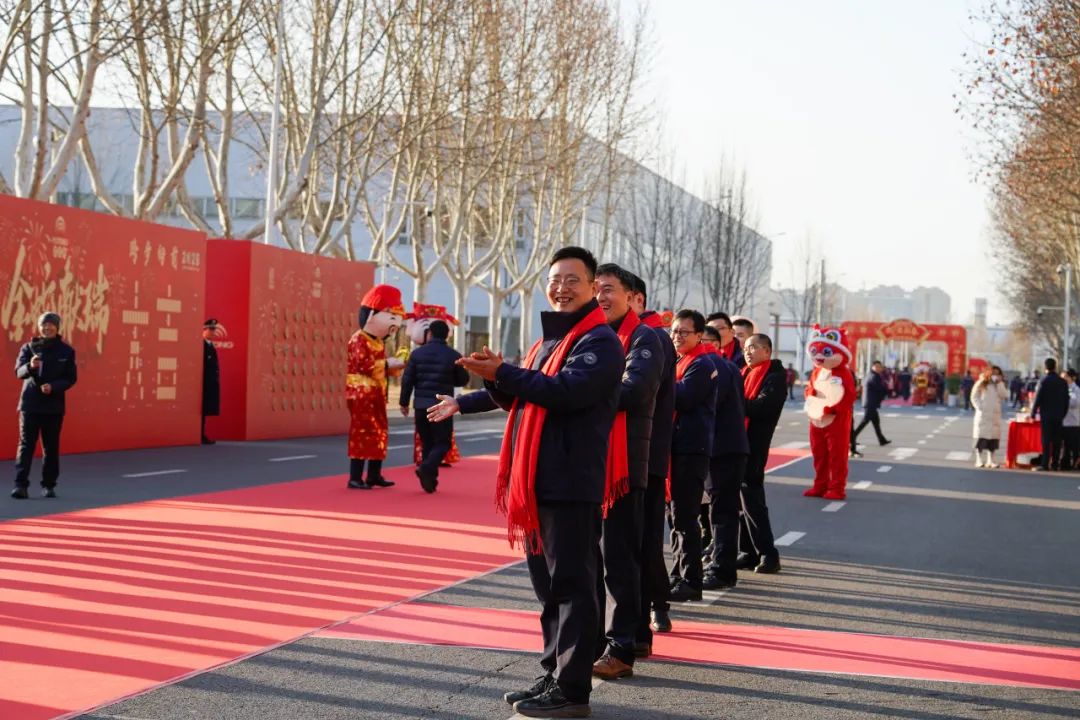 醒狮腾跃启新章 | 永利皇宫官网专用车2025年开工盛典燃情开启！