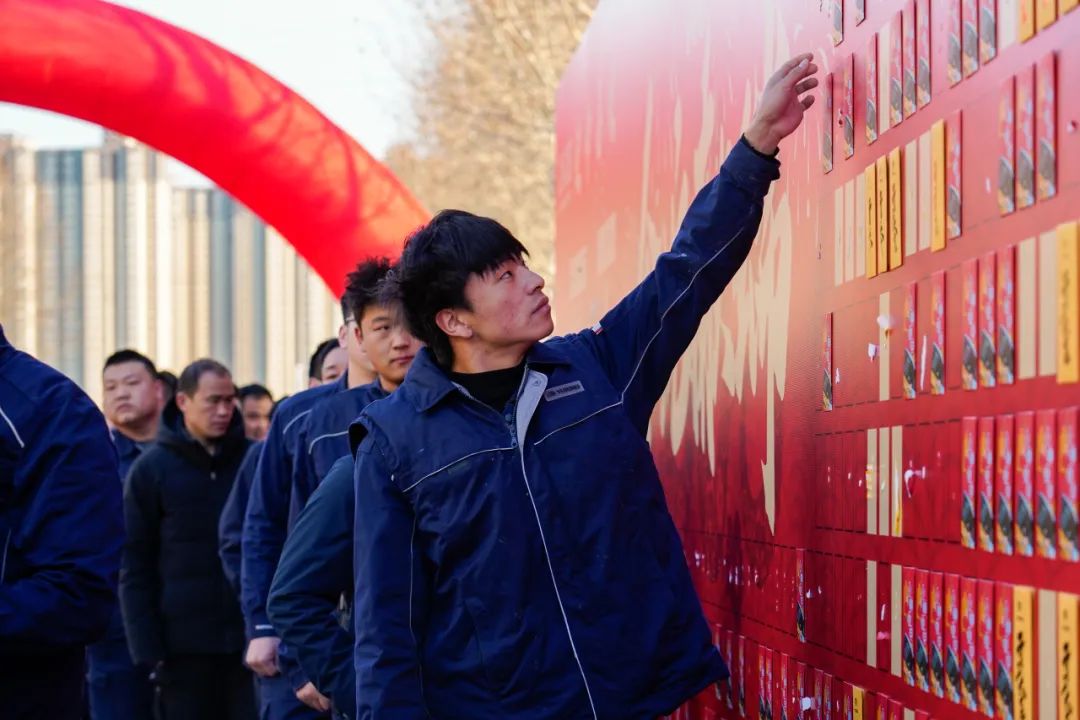 醒狮腾跃启新章 | 永利皇宫官网专用车2025年开工盛典燃情开启！