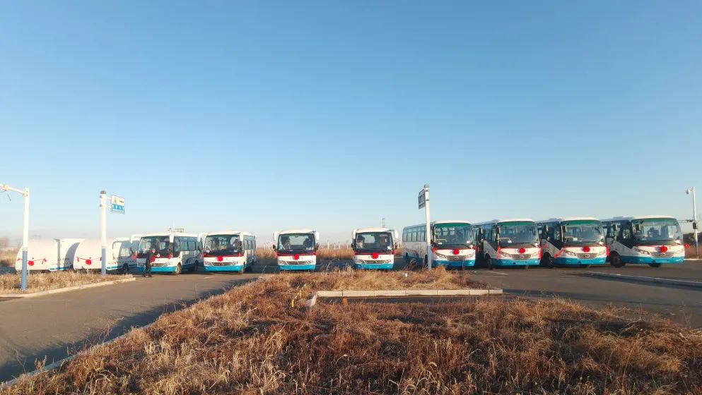 交车！永利皇宫官网考试车批量交付吉林省白城市公安局交管部门