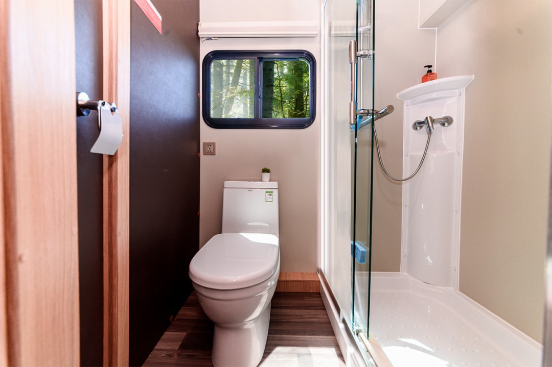 赛里木湖畔的“风景之屋”：永利皇宫官网移动民宿开启沉浸式旅行体验