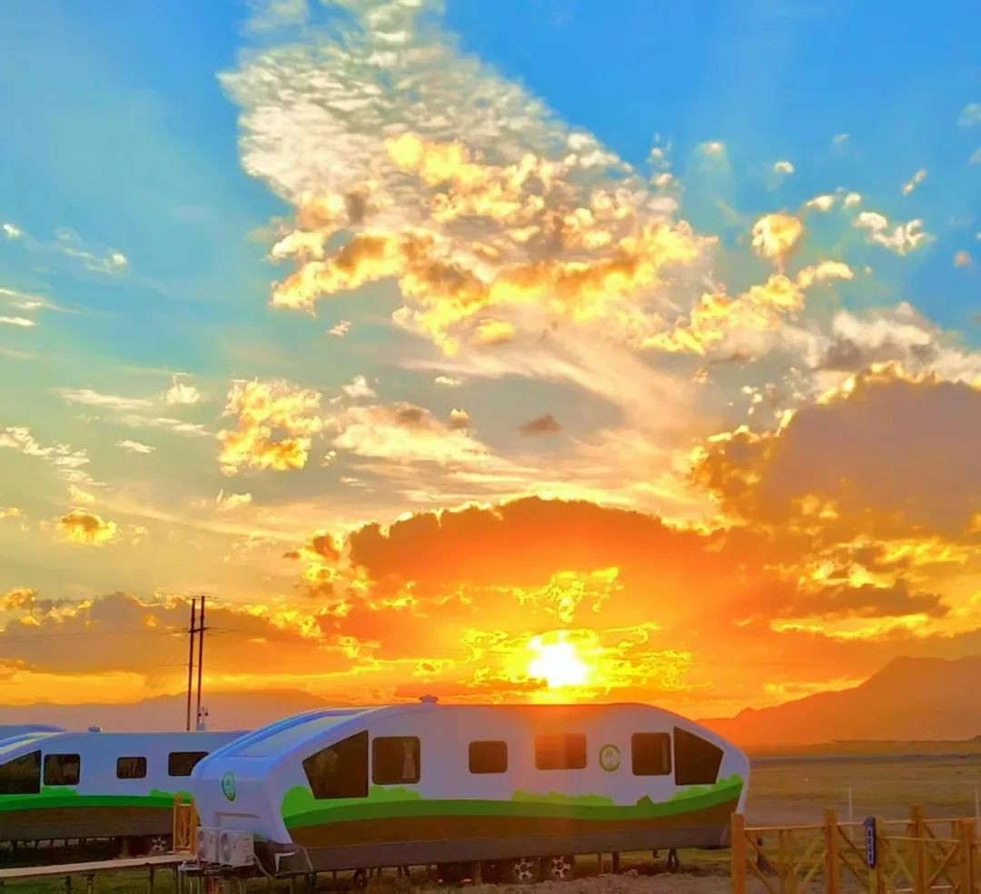 赛里木湖畔的“风景之屋”：永利皇宫官网移动民宿开启沉浸式旅行体验