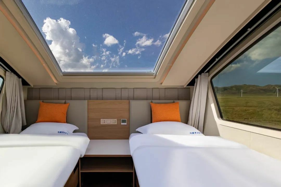 赛里木湖畔的“风景之屋”：永利皇宫官网移动民宿开启沉浸式旅行体验